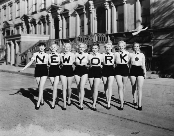 Картина маслом Девушки в Нью-Йорке (Girls in New York) 