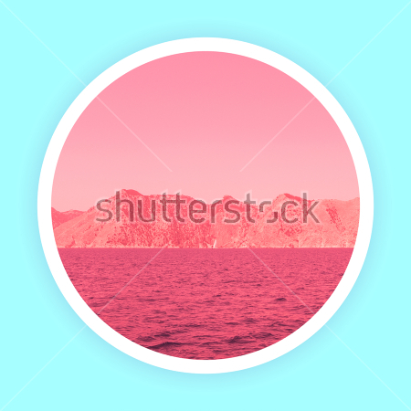 Картина Коллаж с морским пейзажем в круге на голубом фоне 
