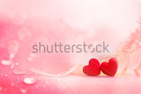 Картина Нежная композиция из розового цветка герберы, красных сердечек и капелек росы на розовом фоне 