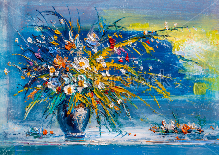 Картина Яркий натюрморт с пышным букетом полевых цветов в вазе и лепестками на столе 